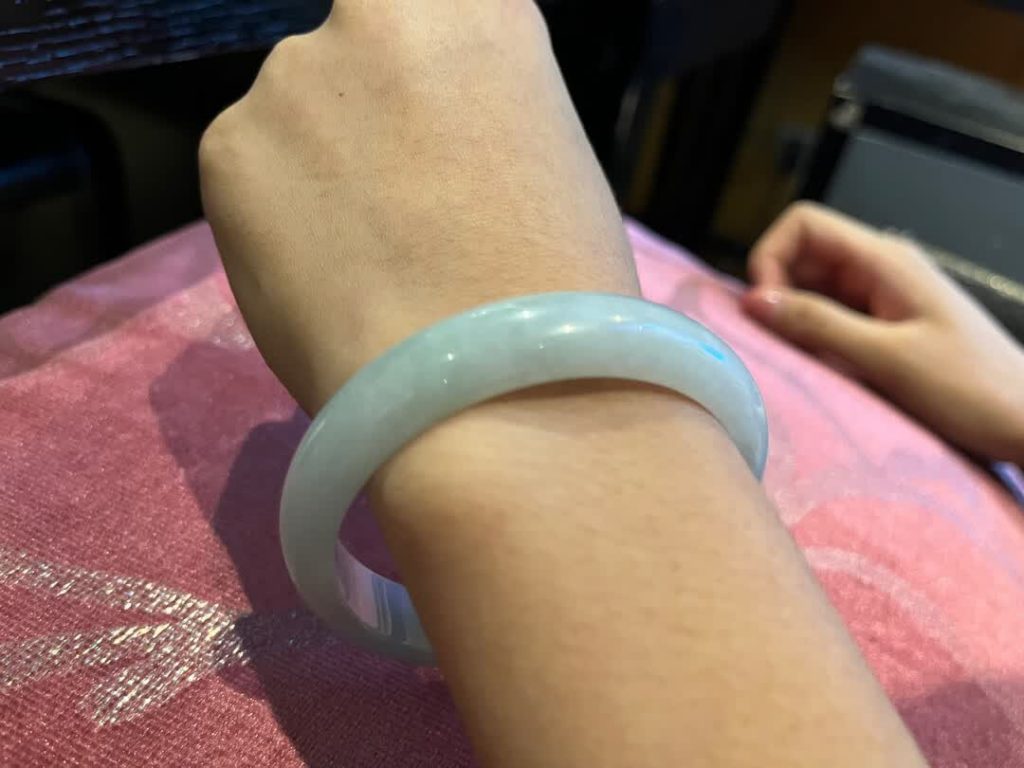 翡翠戴久了真的能“挡灾”吗？